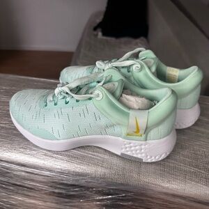 Nike Women's Mint Green Running Shoes